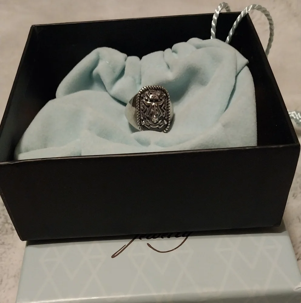 American West Sterling Ring Size 8 W/ Original Blue Jewelry Box with Red Logo - Picture 2 of 4